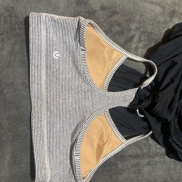 Lululemon No Limits Tank Top Loose Fit with Built in Bra - Picture 3 of 4